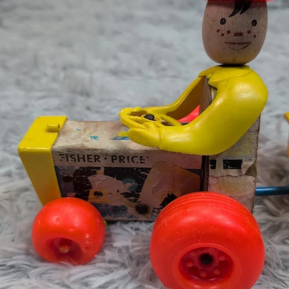Vintage 1960's‎ Fisher Price Happy Hauler Wood and Plastic Pull Toy #732 Works